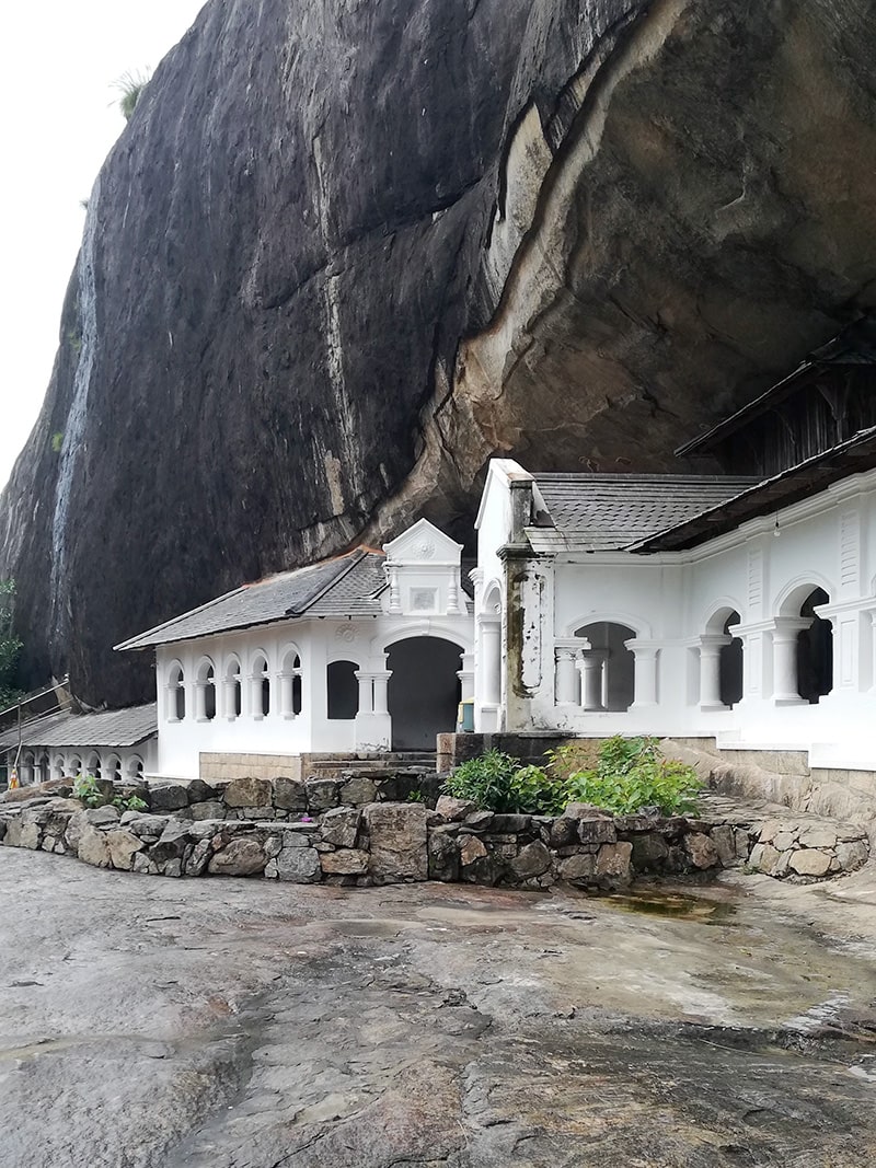 Dambulla cave temple